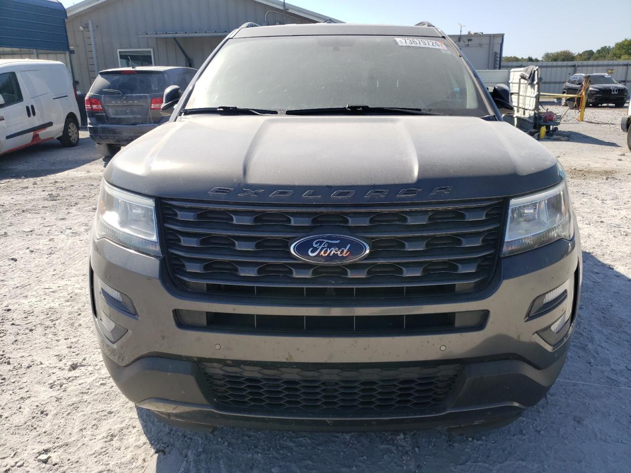 2017 Ford Explorer - Image 5
