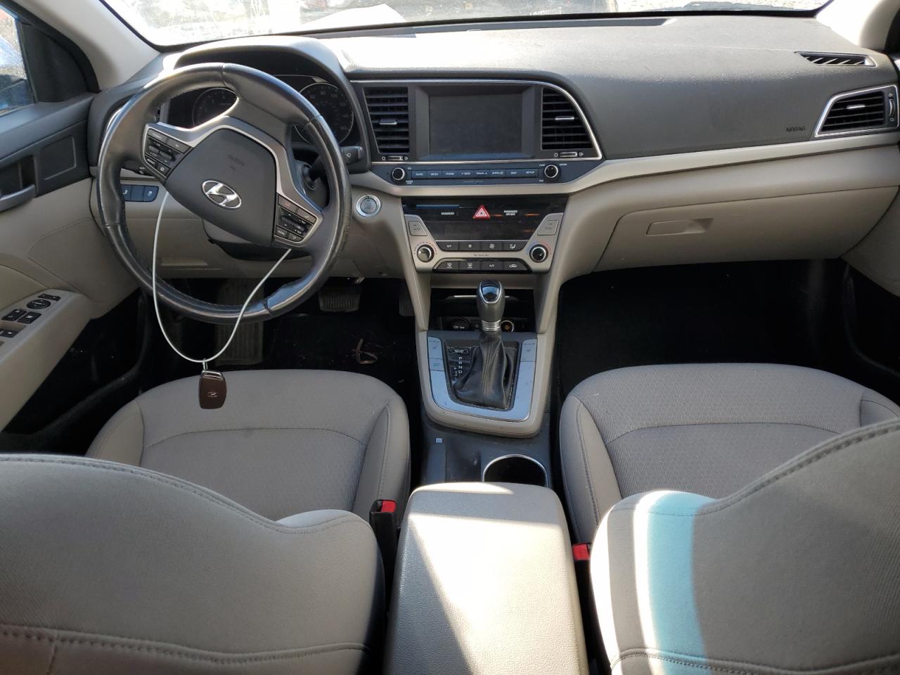 2018 Hyundai Elantra - Image 8