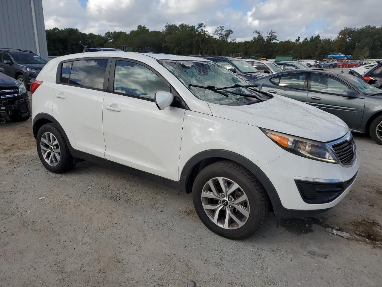 VIN KNDPB3AC0G7872232 2016 KIA SPORTAGE no.4