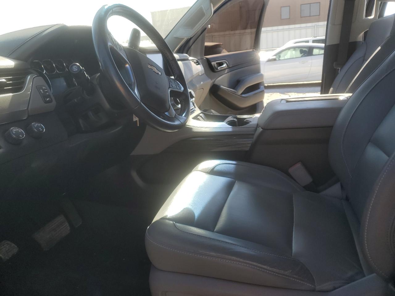 1GNSKHKC4KR119149 2019 Chevrolet Suburban K1500 Lt