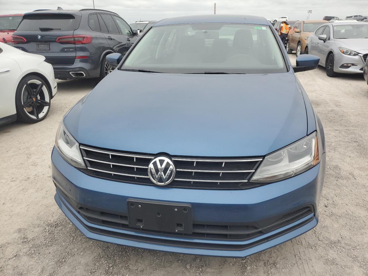 2018 Volkswagen Jetta - Image 5