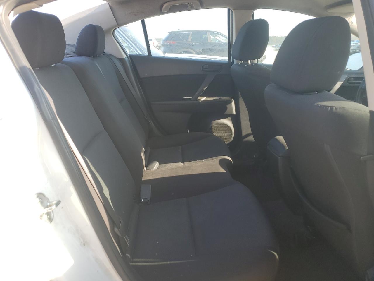 2011 Mazda 3 - Image 10