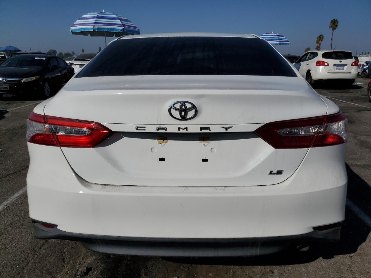 4T1B11HK9JU636066 2018 Toyota Camry L