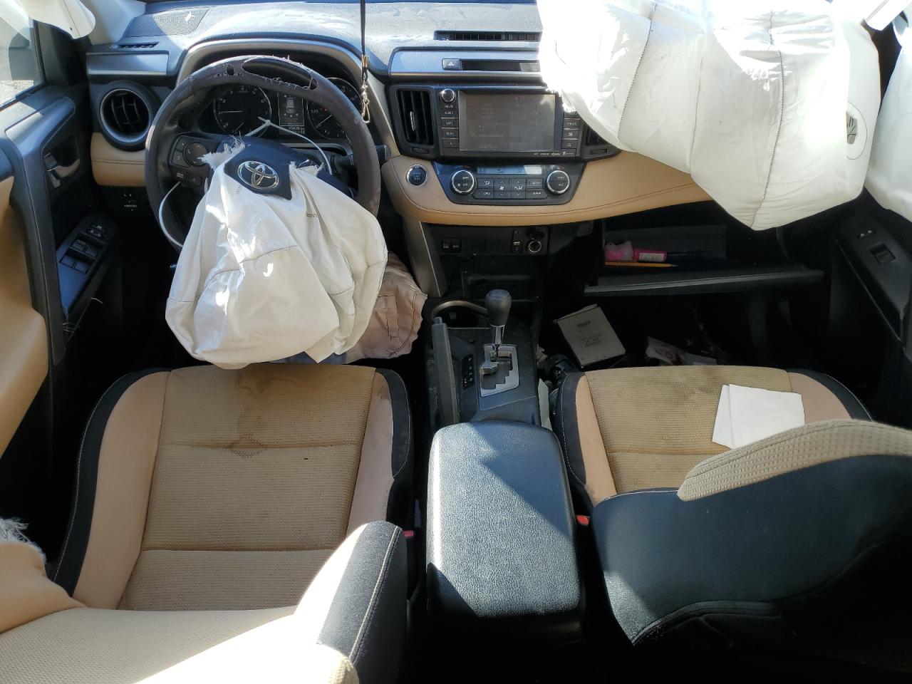 2016 Toyota RAV 4 - Image 8