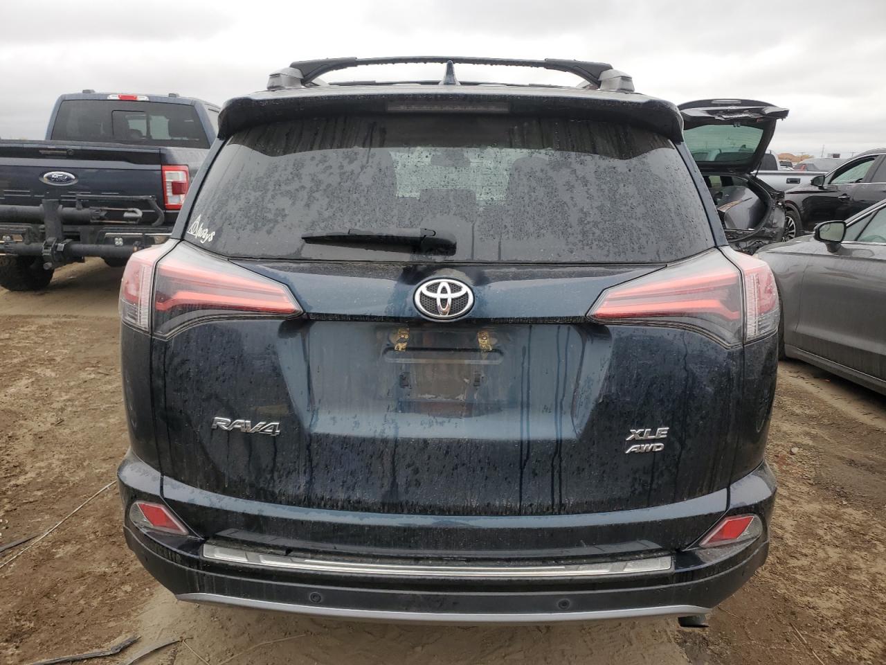 2017 Toyota Rav4 Xle VIN: 2T3RFREV2HW679405 Lot: 77981044