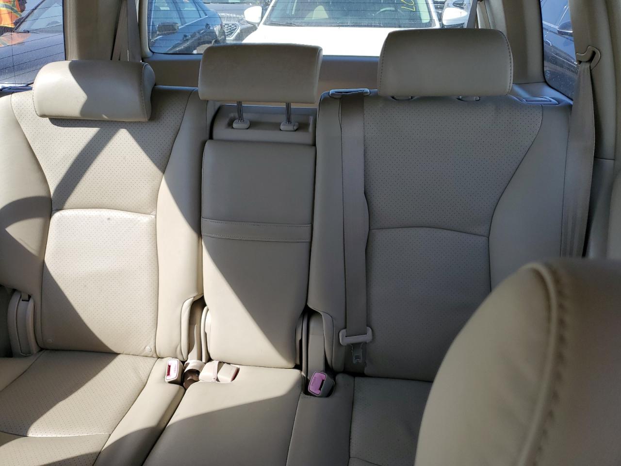 2005 Toyota Highlander - Image 10