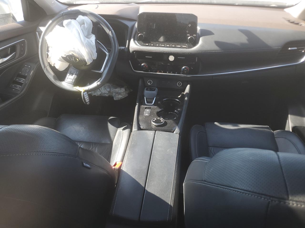 2021 Nissan Rogue - Image 8