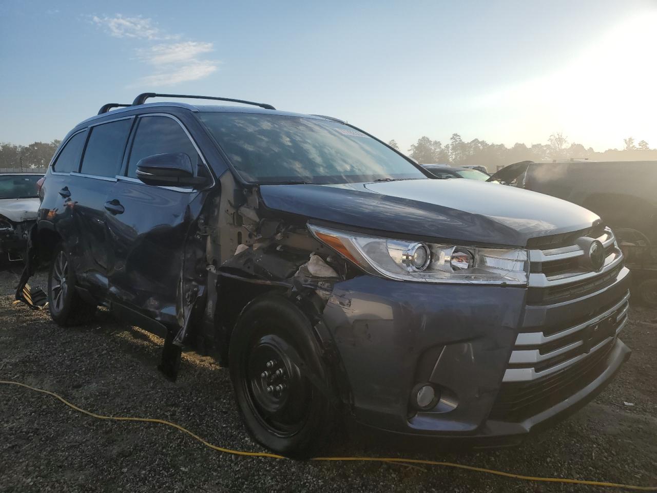 2019 Toyota Highlander - Image 4