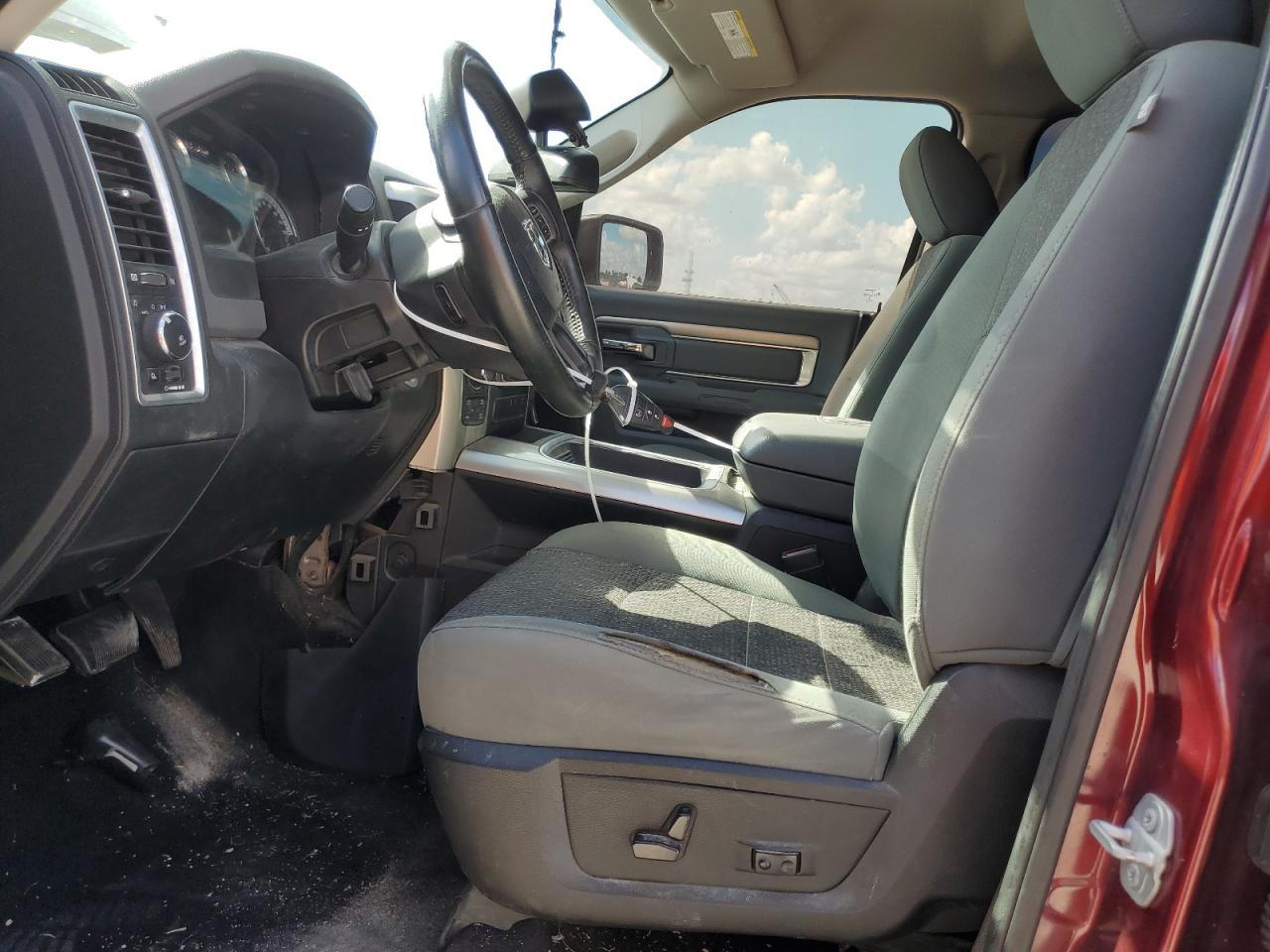 2016 RAM 1500 - Image 7