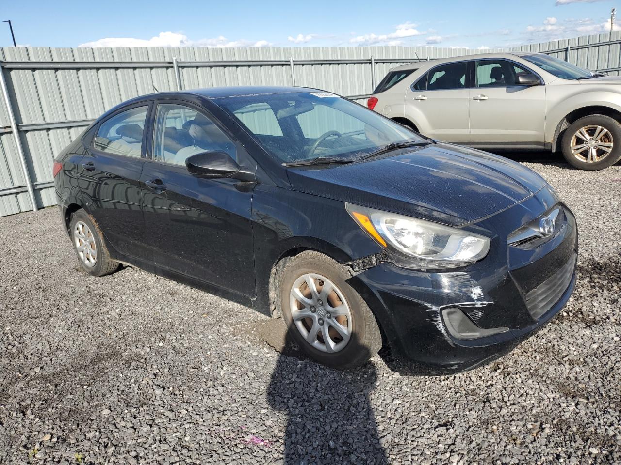 2013 Hyundai Accent - Image 4
