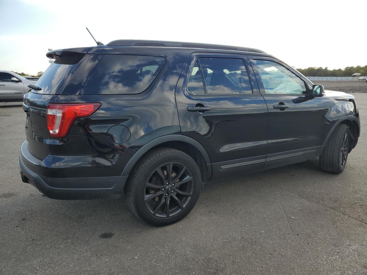 2018 Ford Explorer Xlt VIN: 1FM5K8D85JGA50279 Lot: 75489364