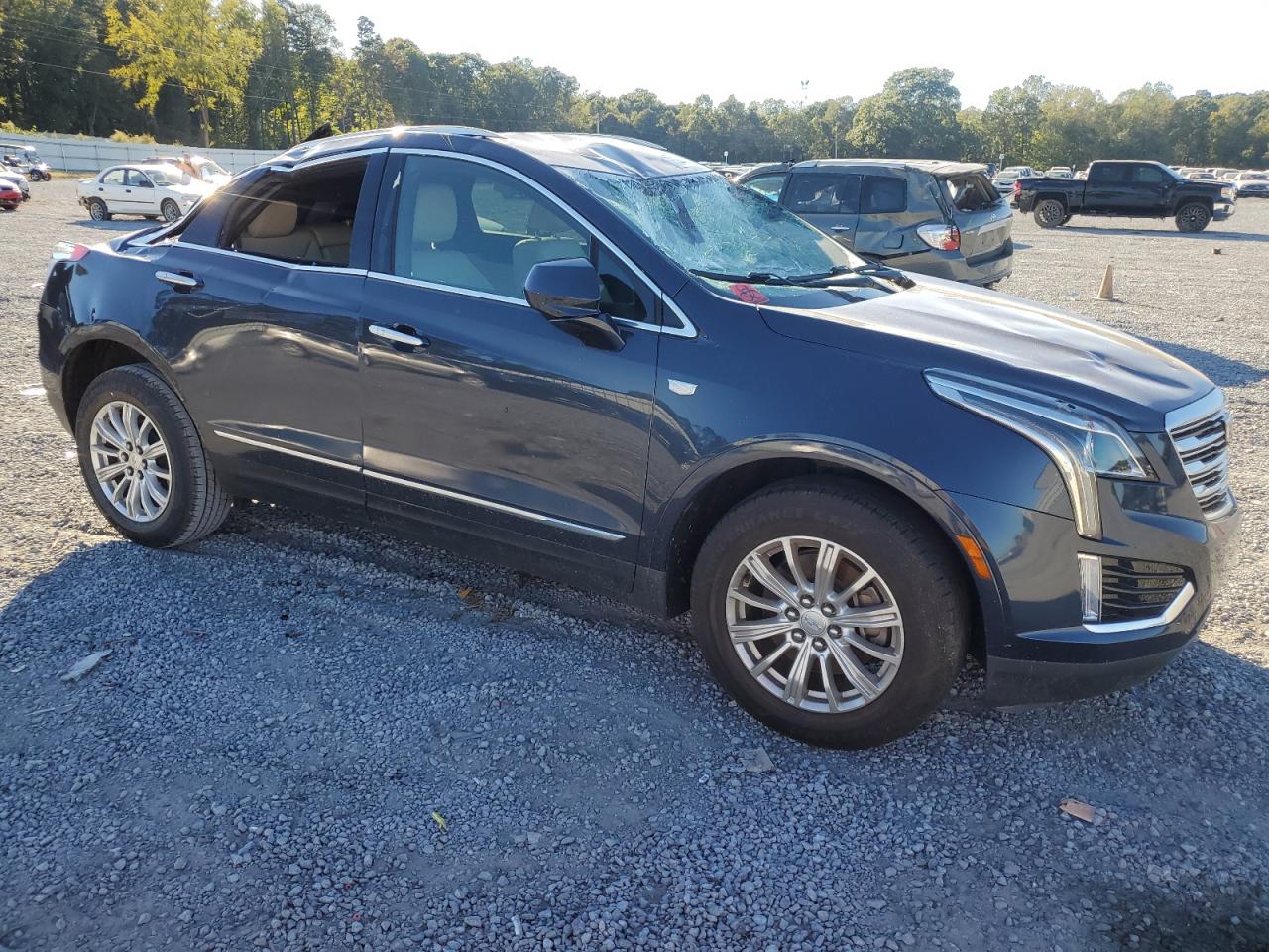 VIN 1GYKNARS0KZ115310 2019 CADILLAC XT5 no.4