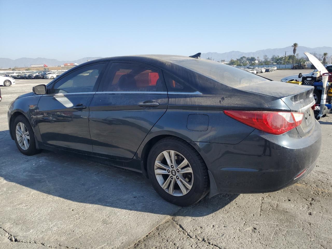 2011 Hyundai Sonata - Image 2