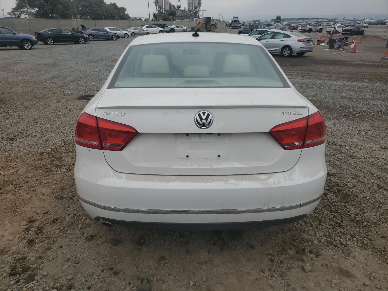 2015 Volkswagen Passat - Image 6