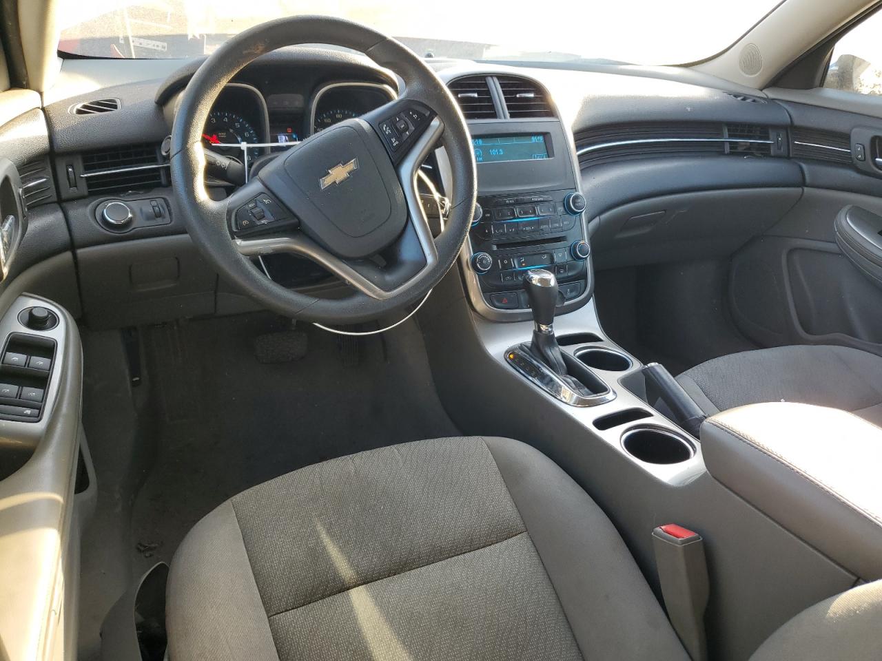 2016 Chevrolet Malibu - Image 8