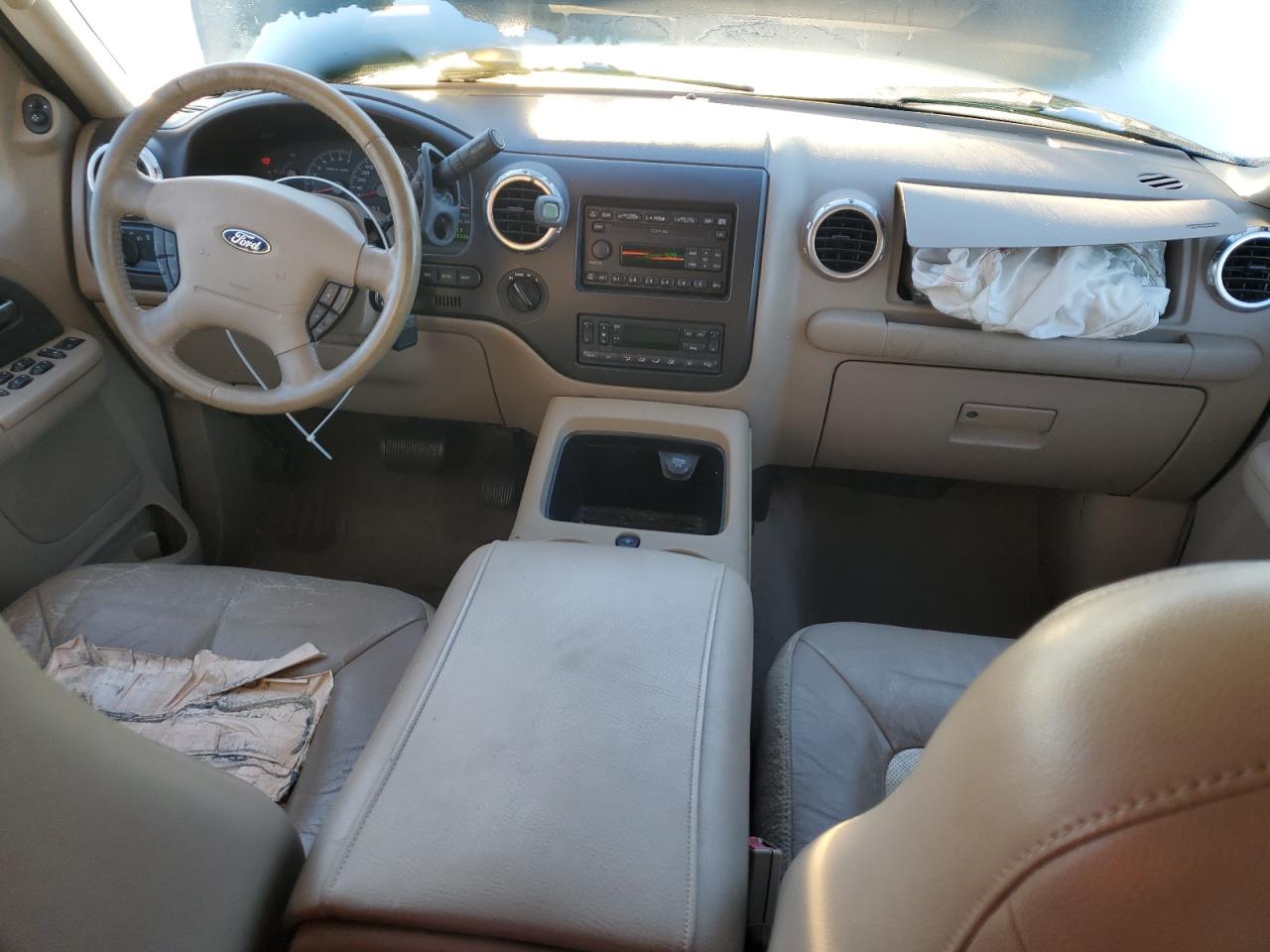 2004 Ford Expedition - Image 8