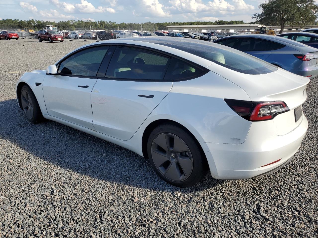 5YJ3E1EA4MF853756 2021 TESLA MODEL 3 - Image 2