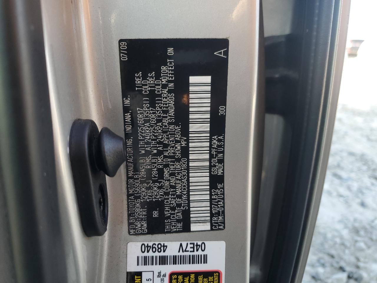 2010 Toyota Sienna - Image 16