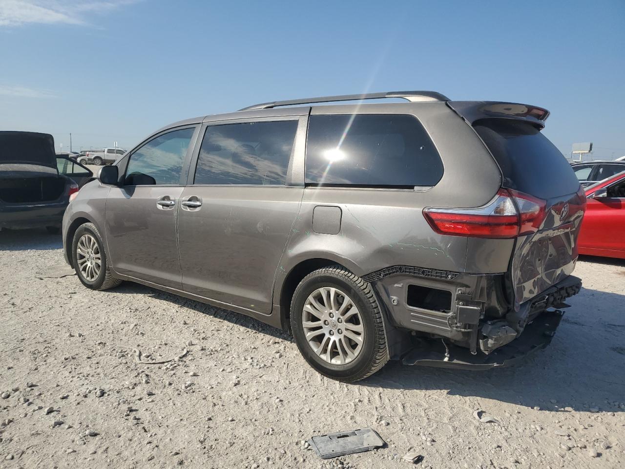 2016 Toyota Sienna Xle VIN: 5TDYK3DCXGS765999 Lot: 74849294