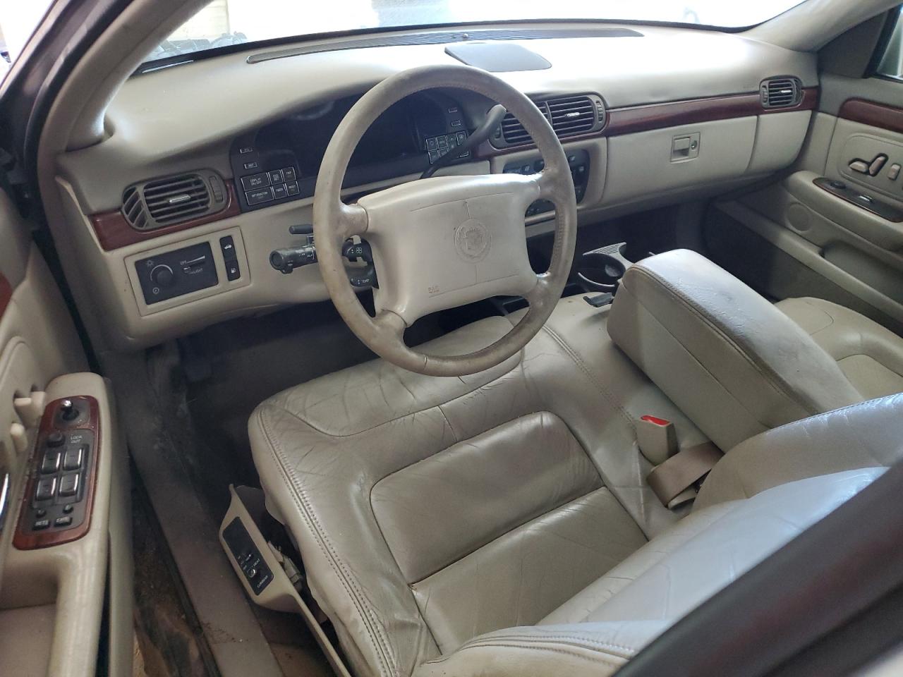 1999 Cadillac Deville VIN: 1G6KD54YXXU796773 Lot: 74824294