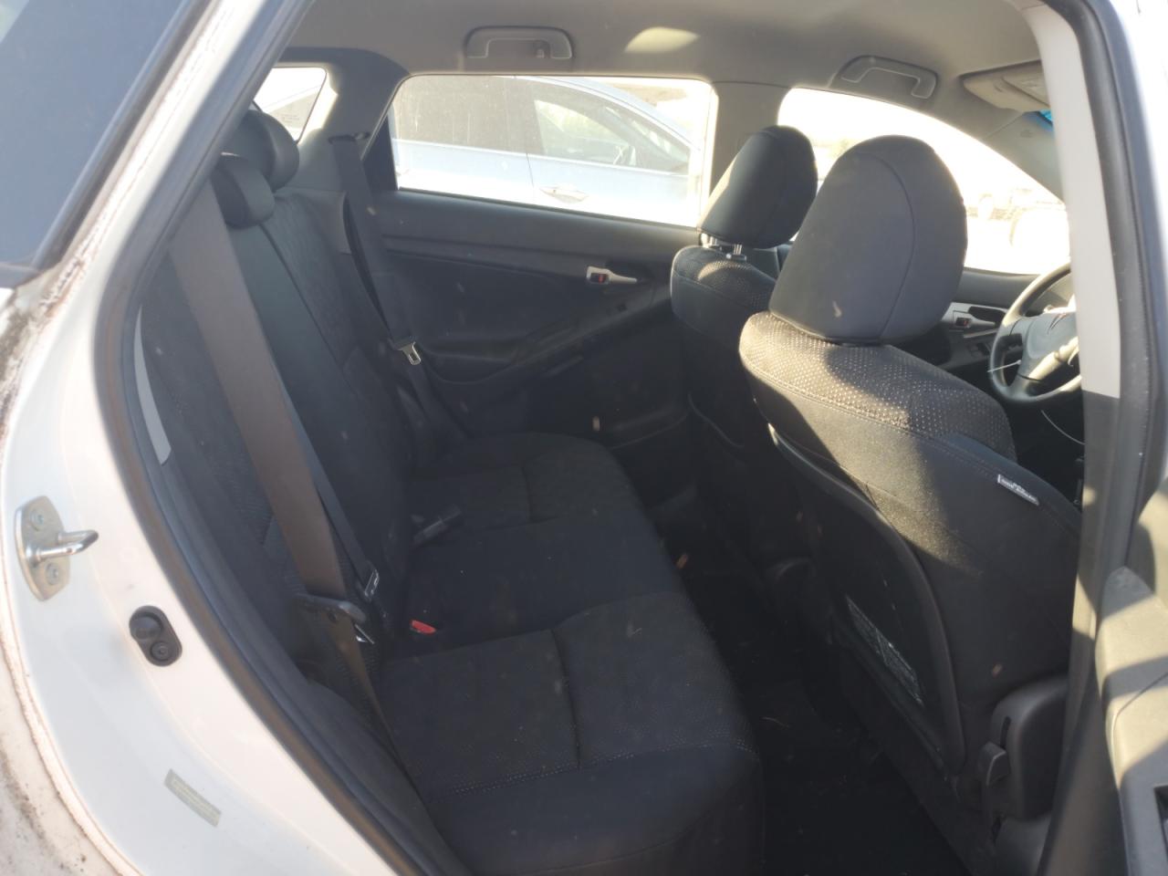 2009 Pontiac Vibe - Image 10