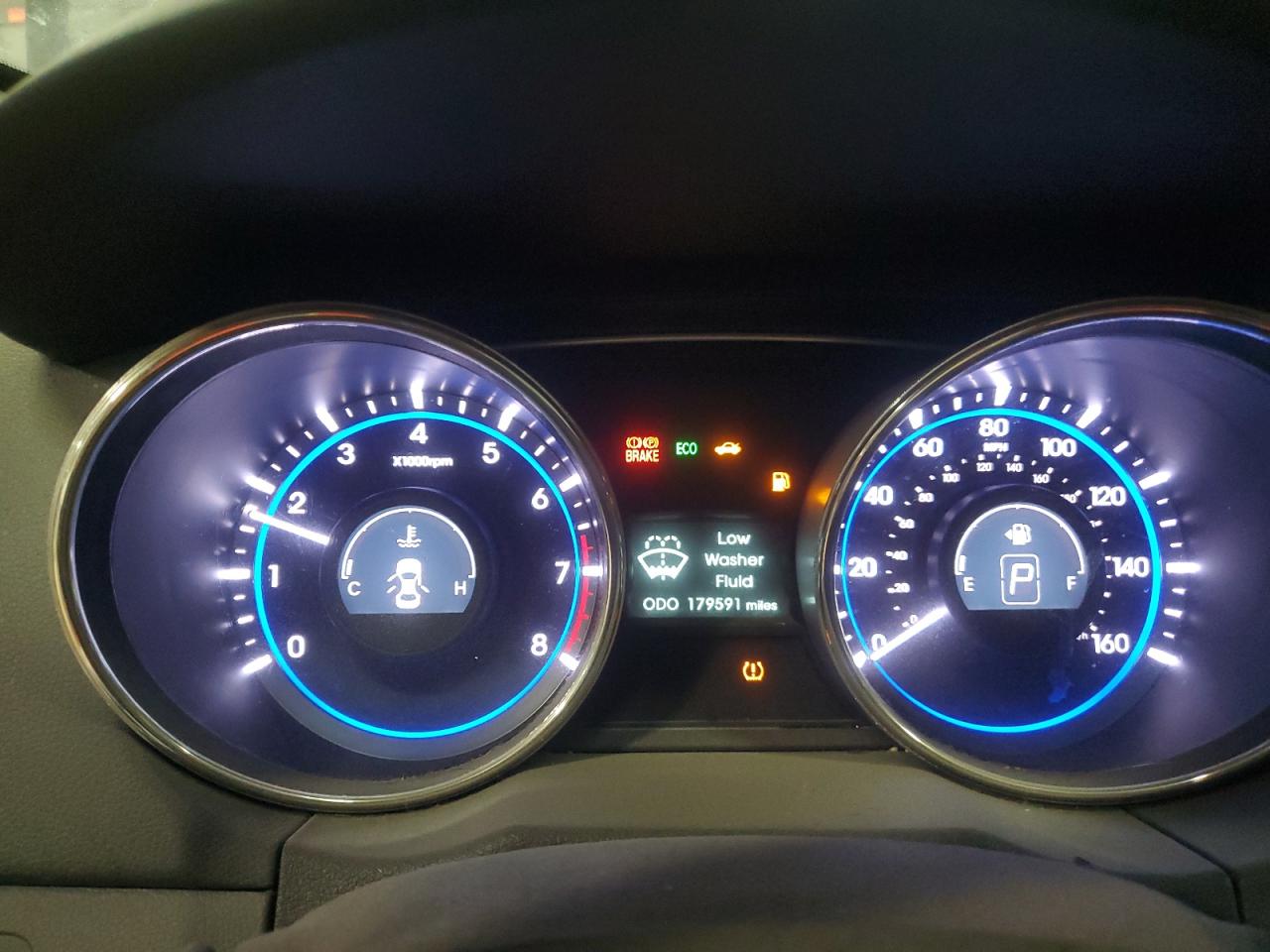2012 Hyundai Sonata - Image 9