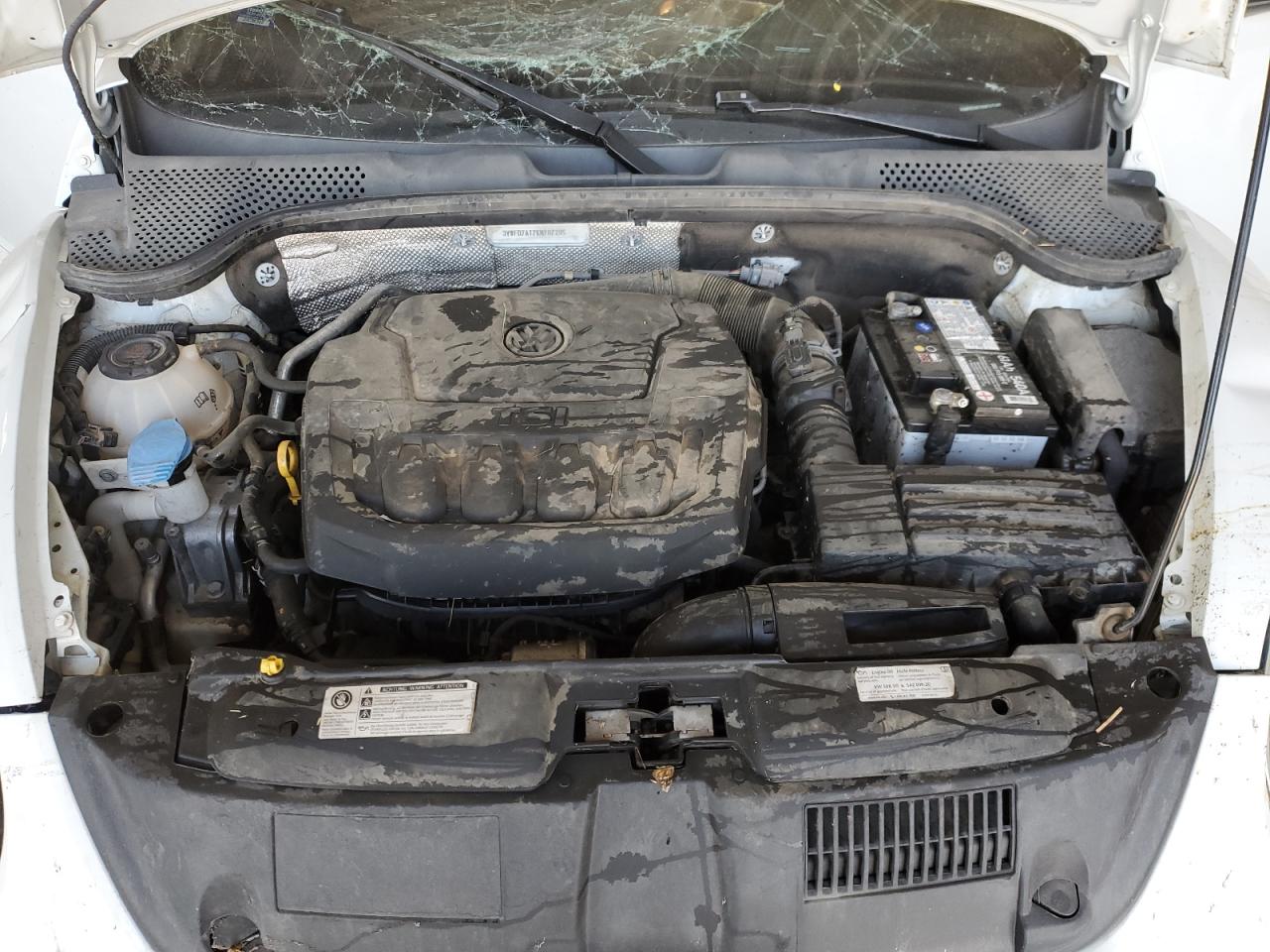 2019 Volkswagen Beetle - Image 12