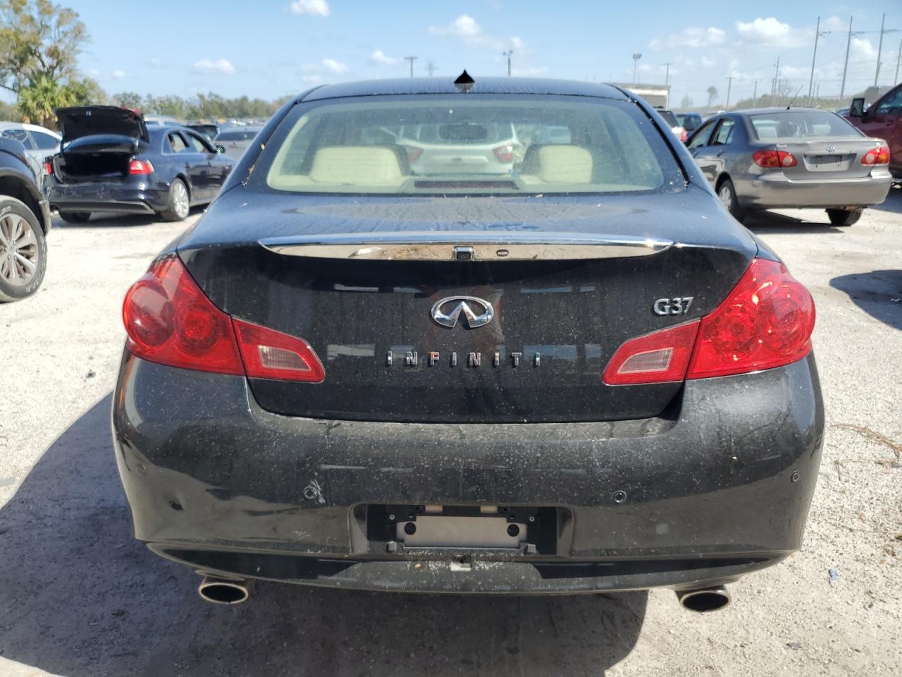 2012 Infiniti G - Image 6