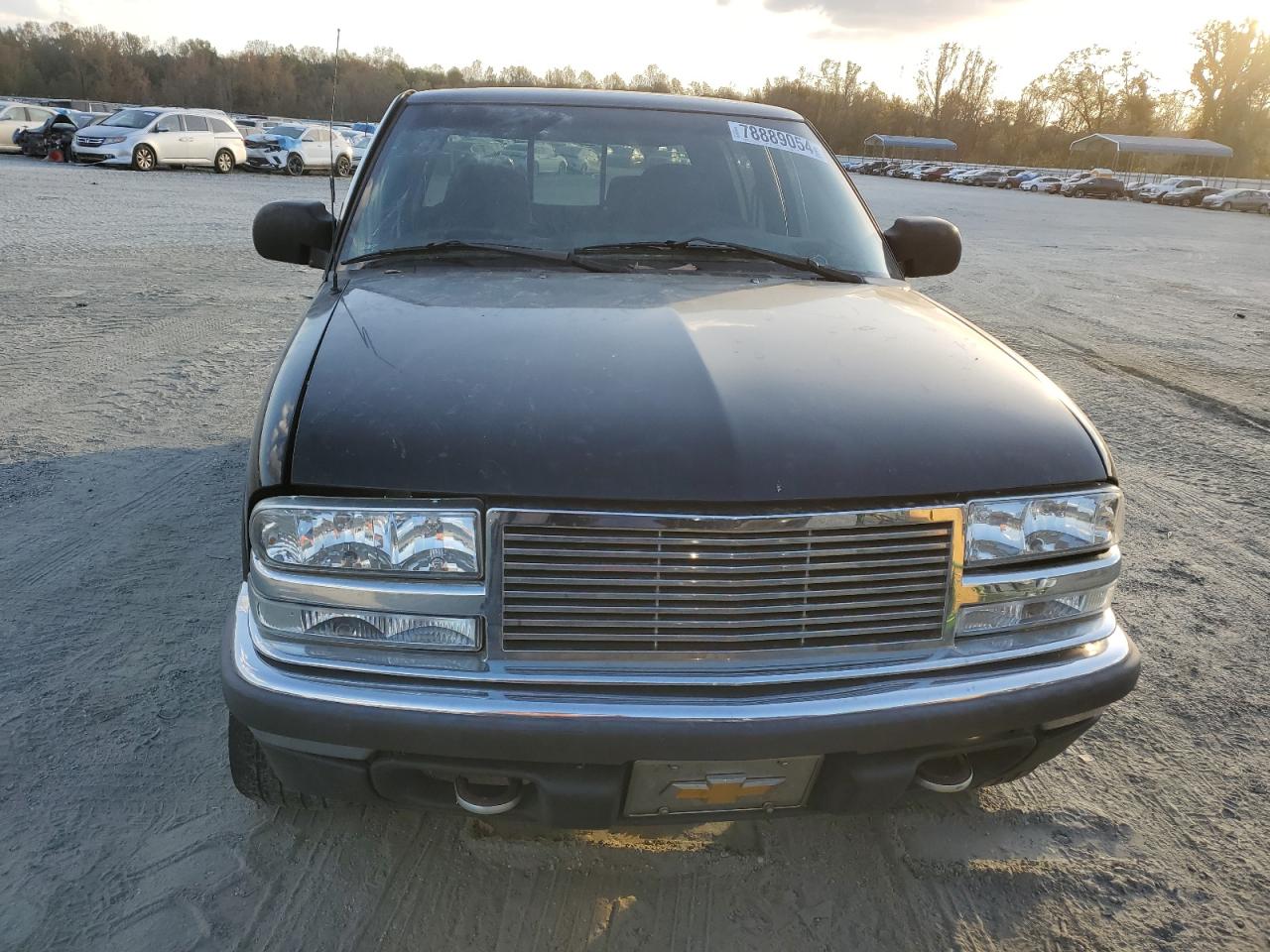 2001 Chevrolet S-10 Pickup - Image 5