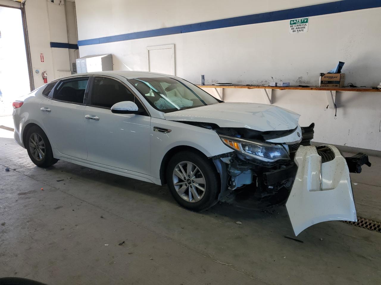 VIN 5XXGT4L34JG245936 2018 KIA OPTIMA no.4