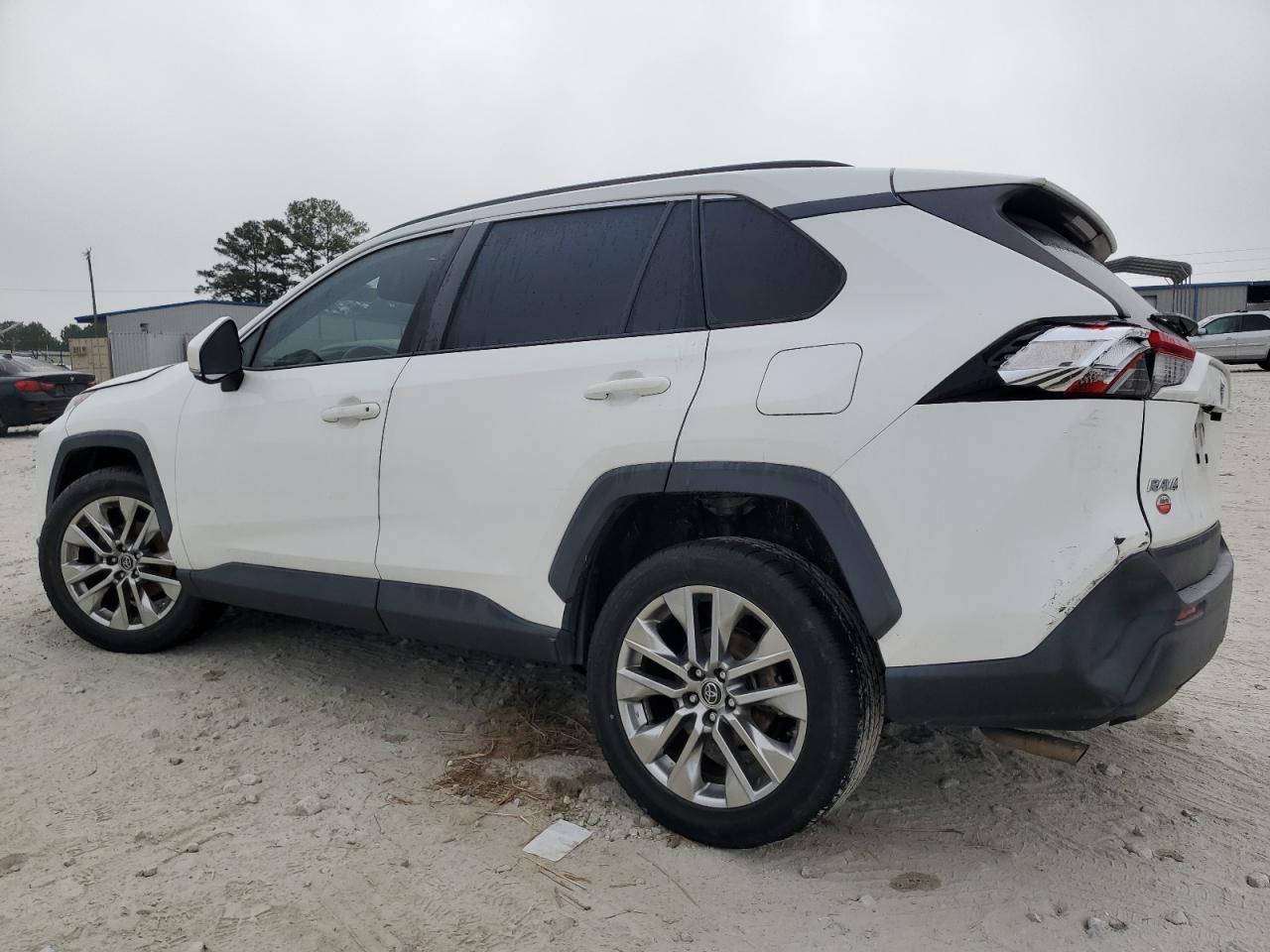 2019 Toyota RAV 4 - Image 2