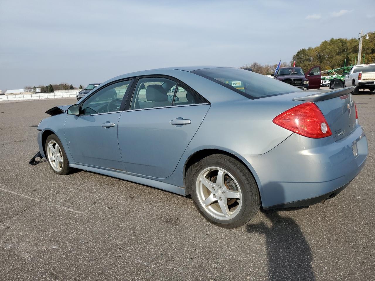 2009 Pontiac G6 - Image 2