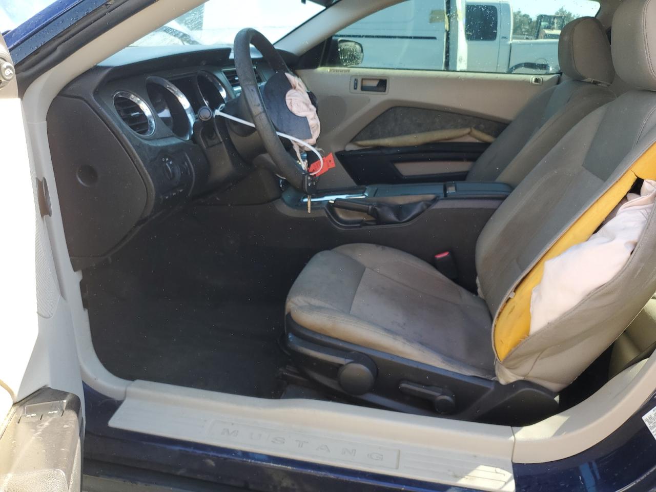 2011 Ford Mustang - Image 7