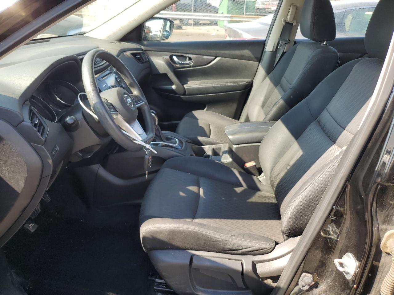 2017 Nissan Rogue - Image 7