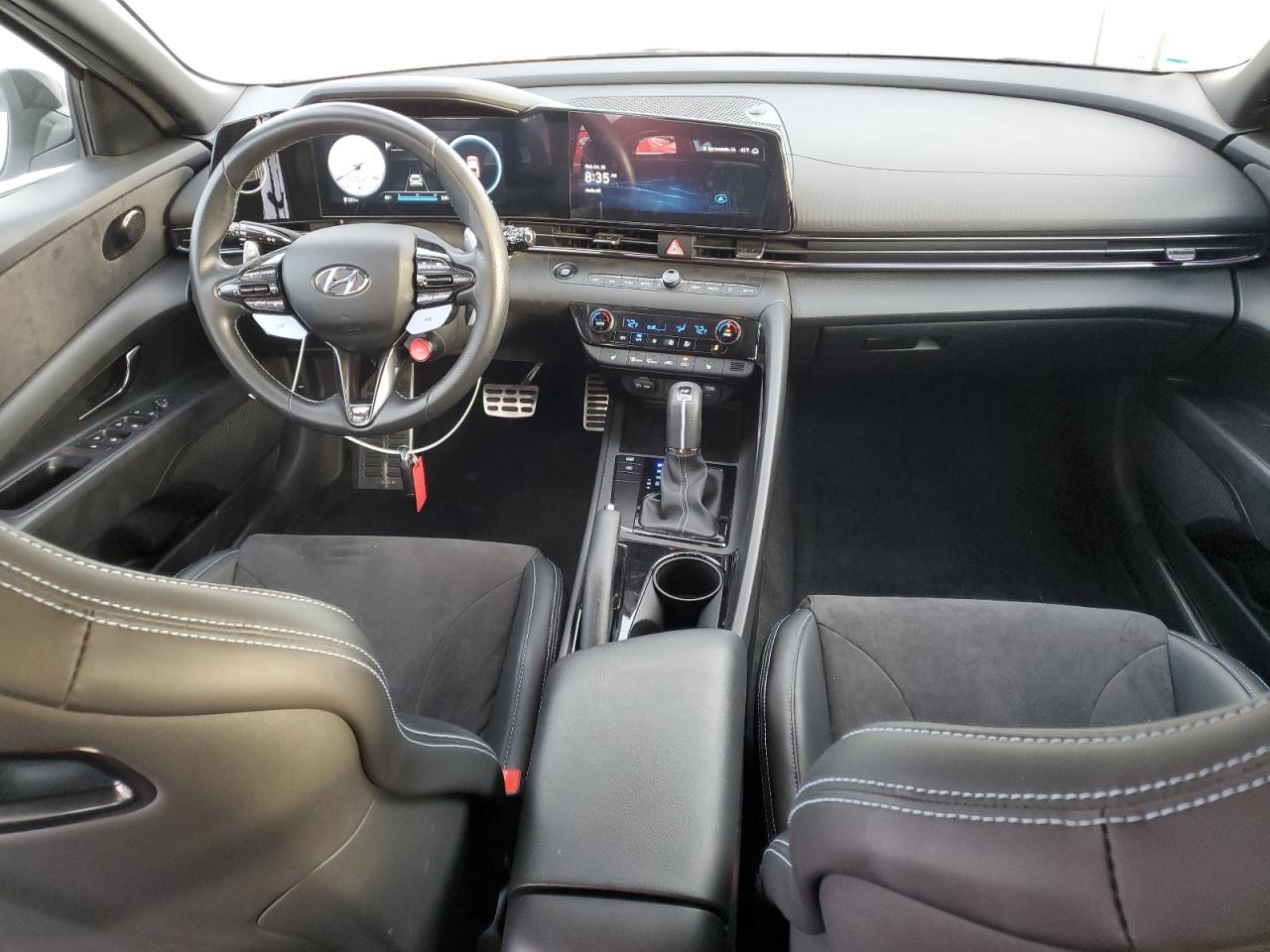 2023 Hyundai Elantra - Image 8