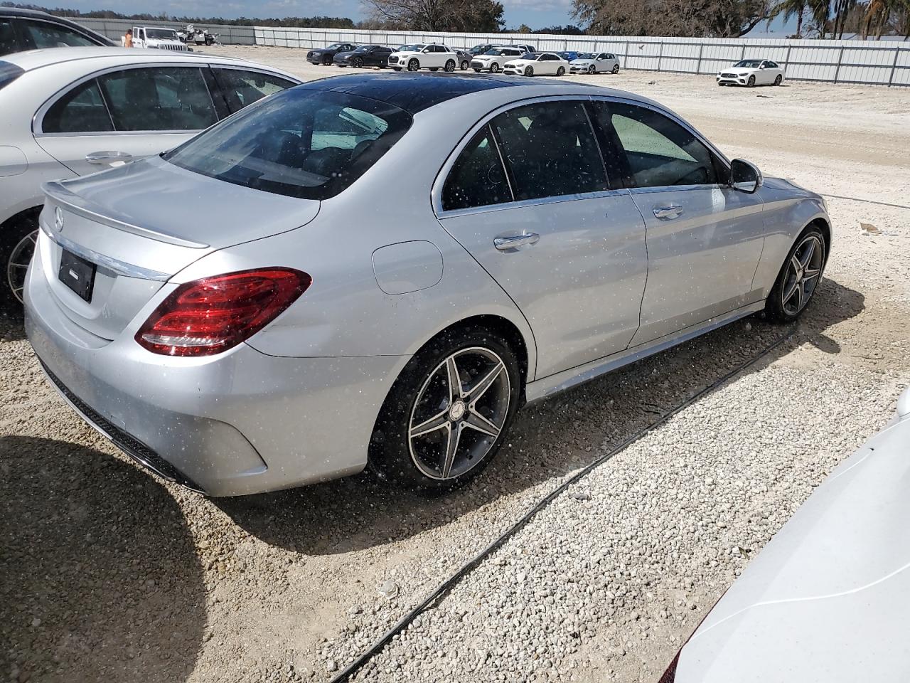 VIN 55SWF4JB8FU051142 2015 MERCEDES-BENZ C-CLASS no.3