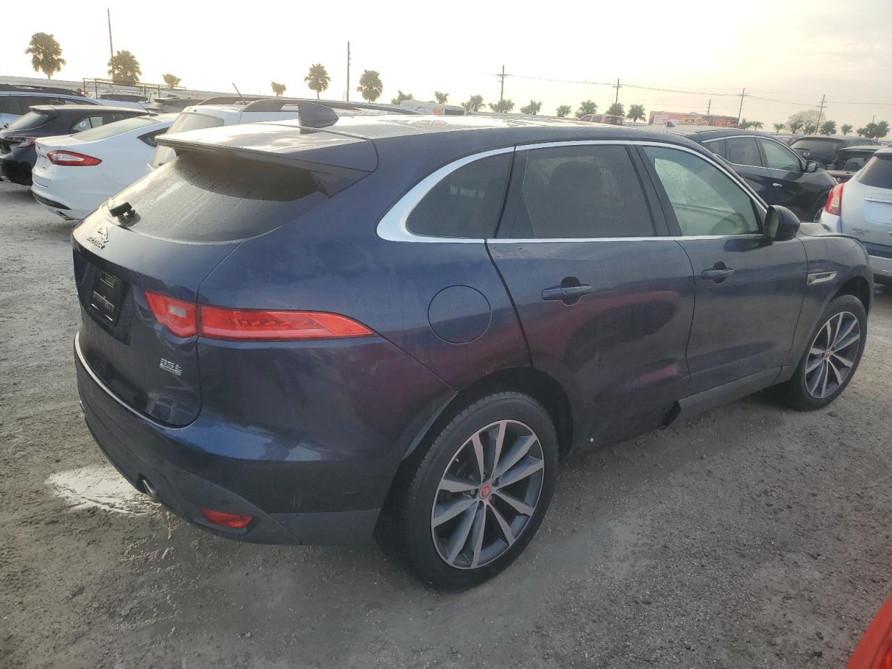 2017 Jaguar F-Pace - Image 3