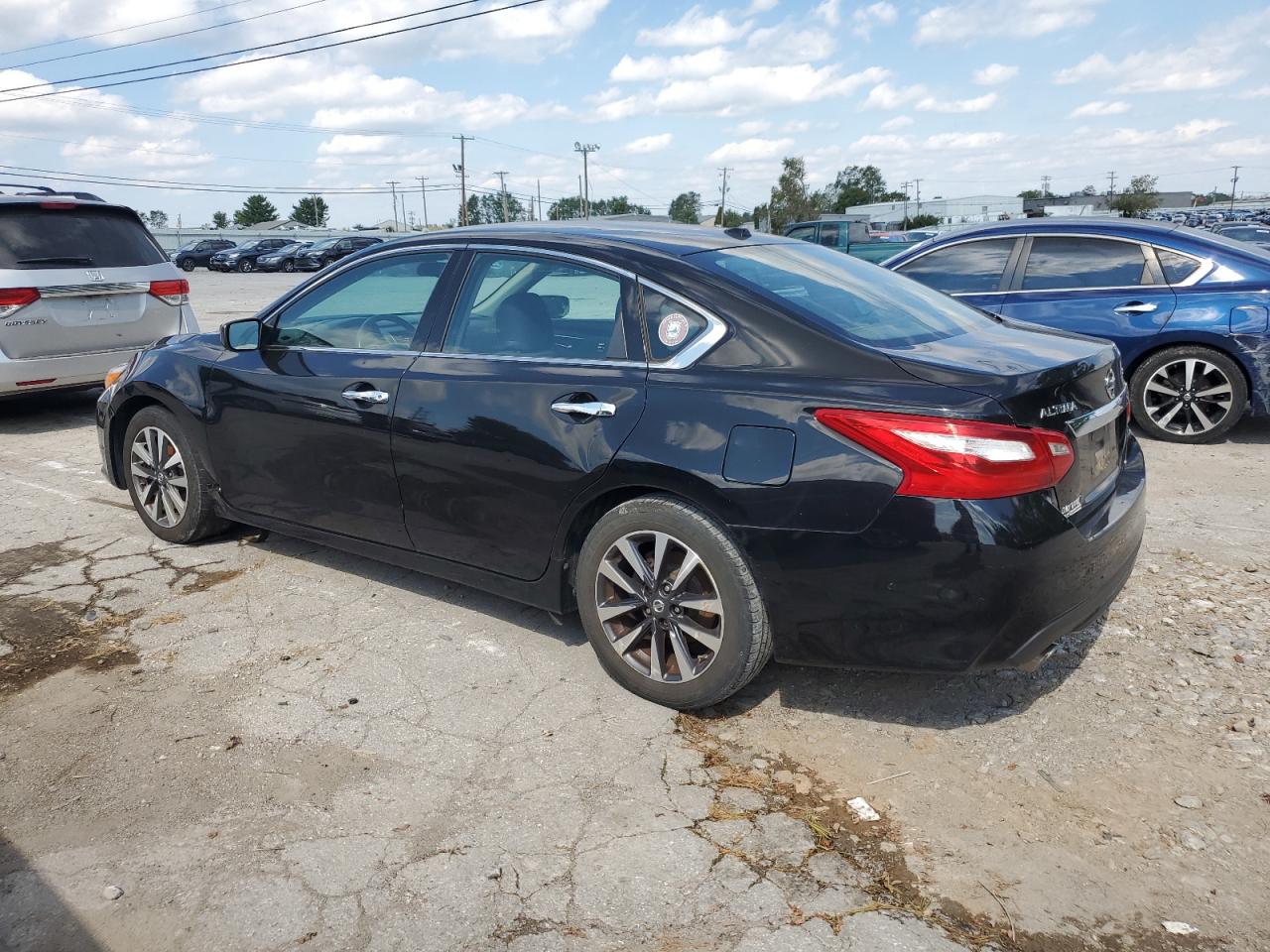 2017 Nissan Altima - Image 2