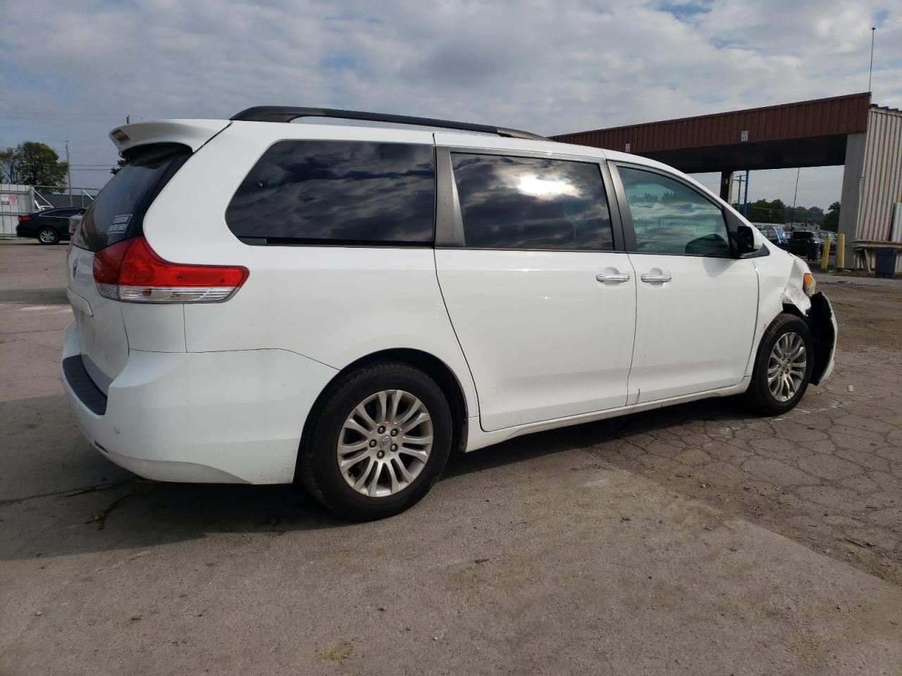 5TDYK3DC0CS250830 2012 Toyota Sienna Xle