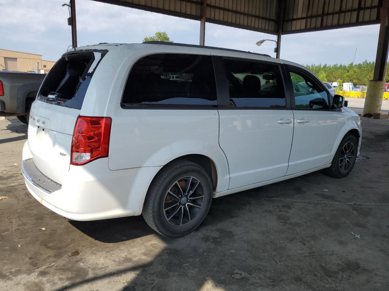 2018 Dodge Caravan - Image 3