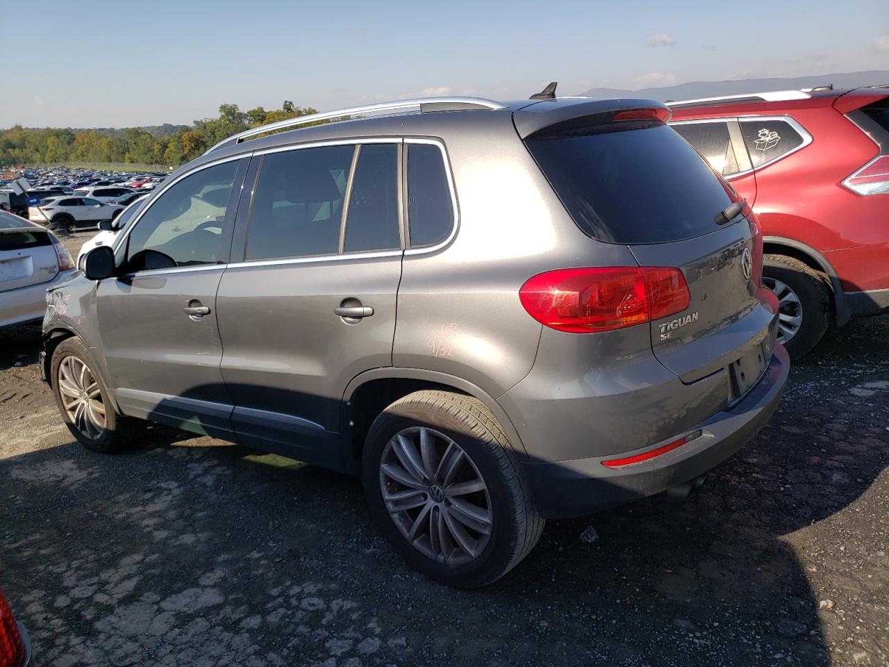 WVGAV7AX5GW560240 2016 VOLKSWAGEN TIGUAN - Image 2