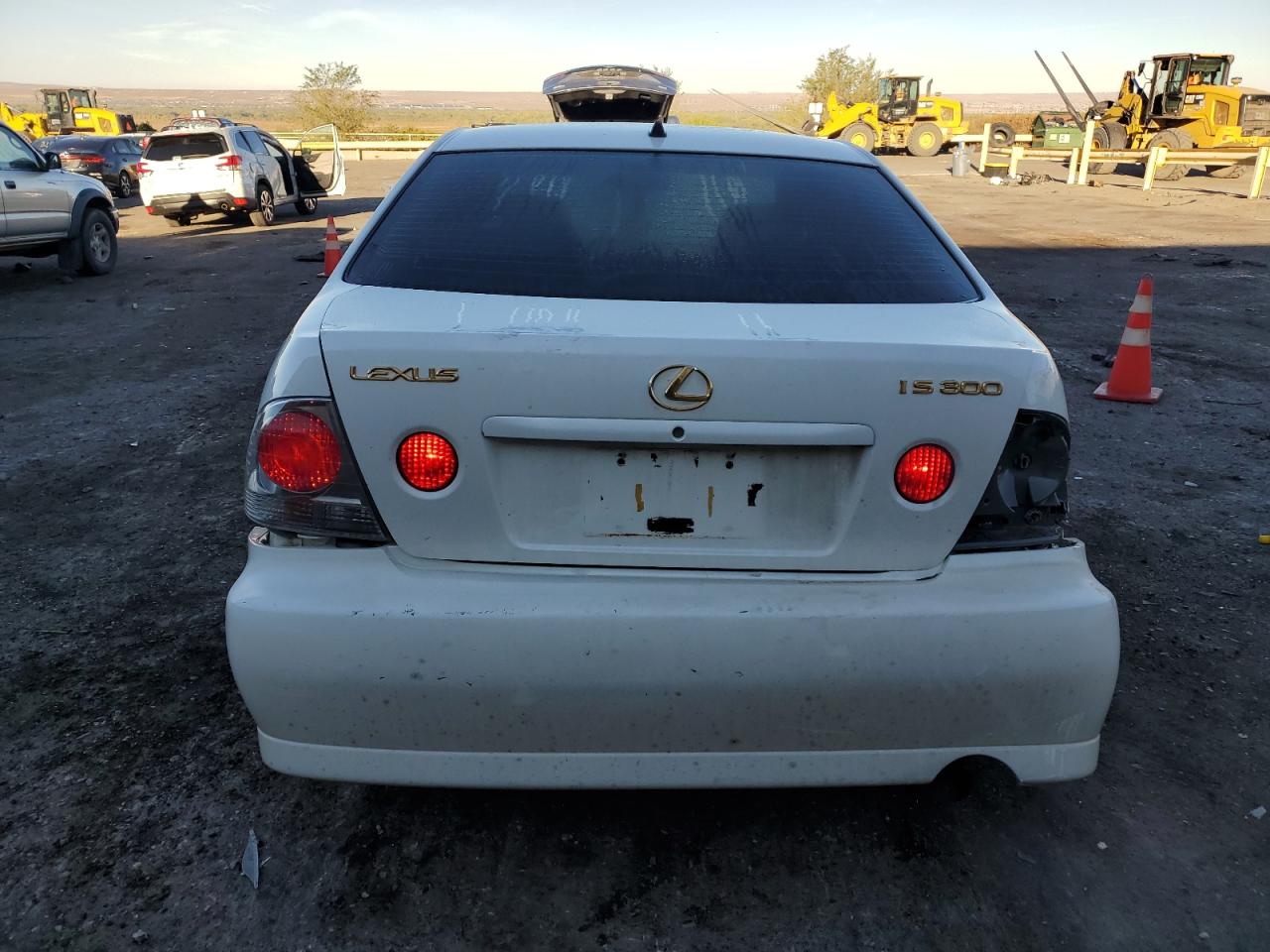 2001 Lexus Is 300 VIN: JTHBD182610020231 Lot: 75320144