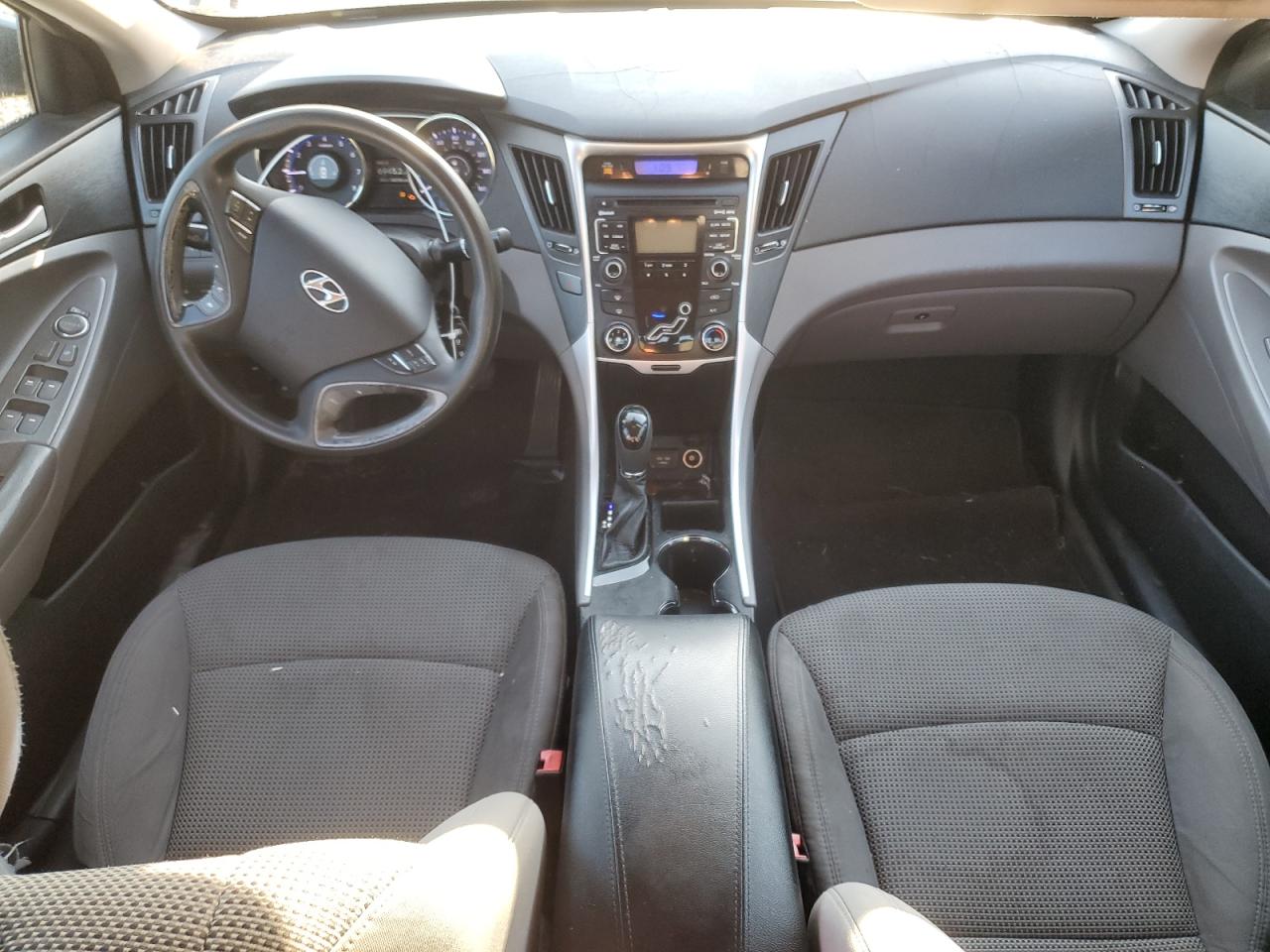 2011 Hyundai Sonata - Image 8