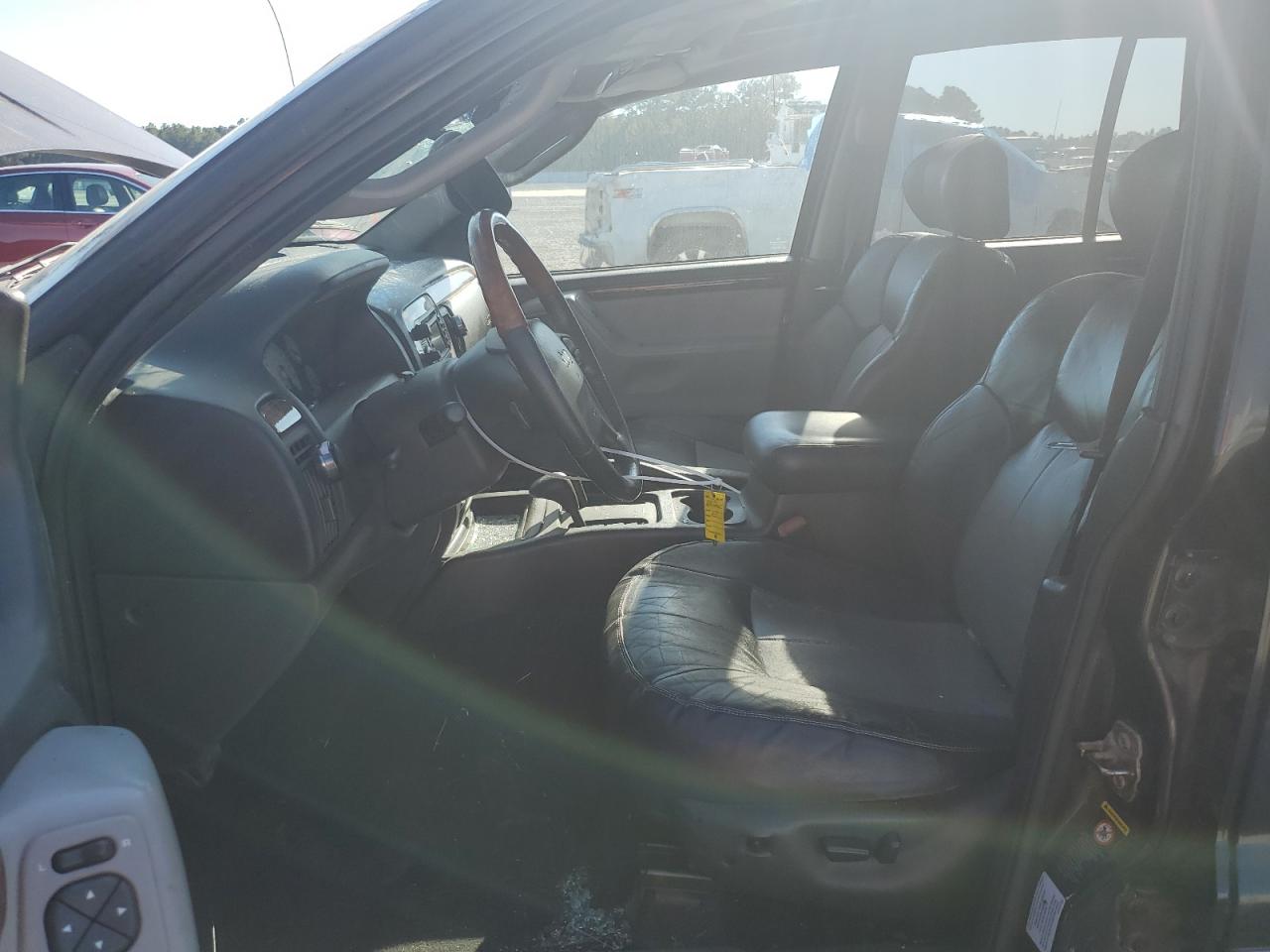 2004 Jeep Grand Cherokee - Image 7