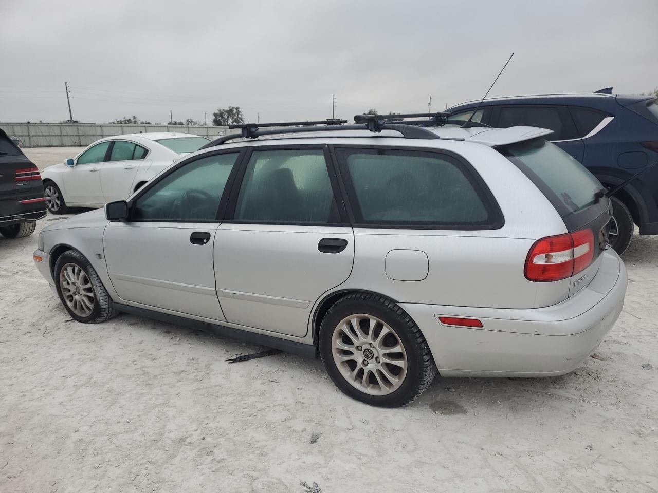 2004 Volvo V40 1.9T VIN: YV1VW27594F051818 Lot: 75406284