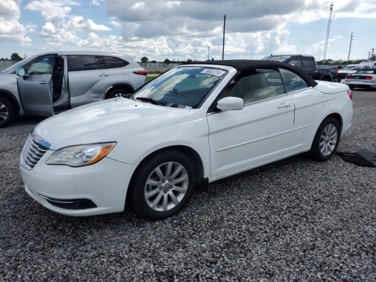 2014 Chrysler 200 - Image 1