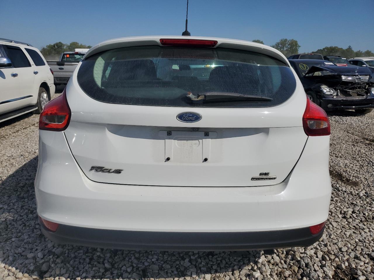 2016 Ford Focus Se VIN: 1FADP3K2XGL343524 Lot: 73994304