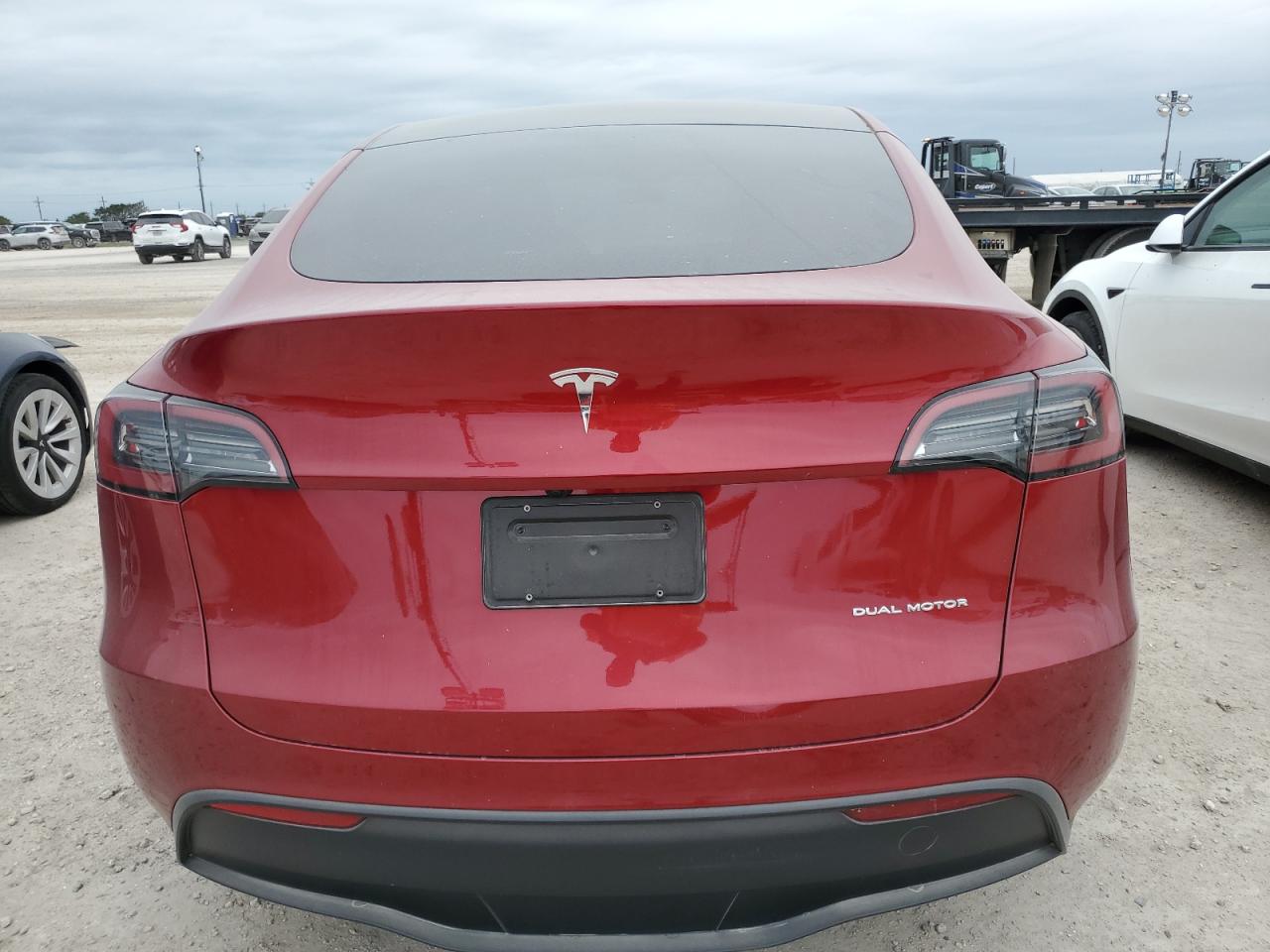 2024 Tesla Model Y VIN: 7SAYGAEE5RF079935 Lot: 75366904