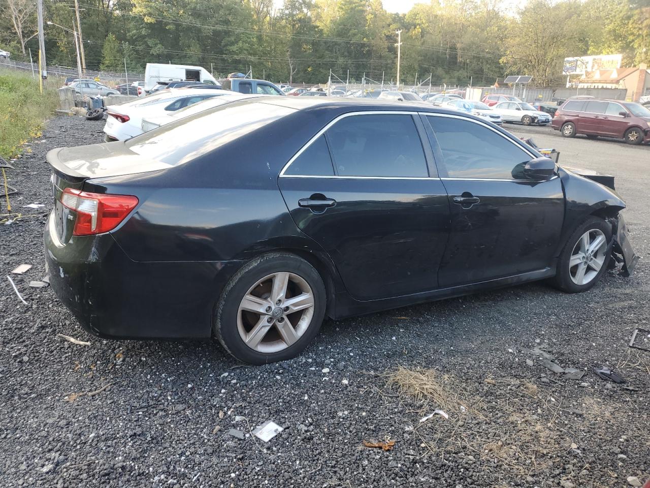 2014 Toyota Camry - Image 3