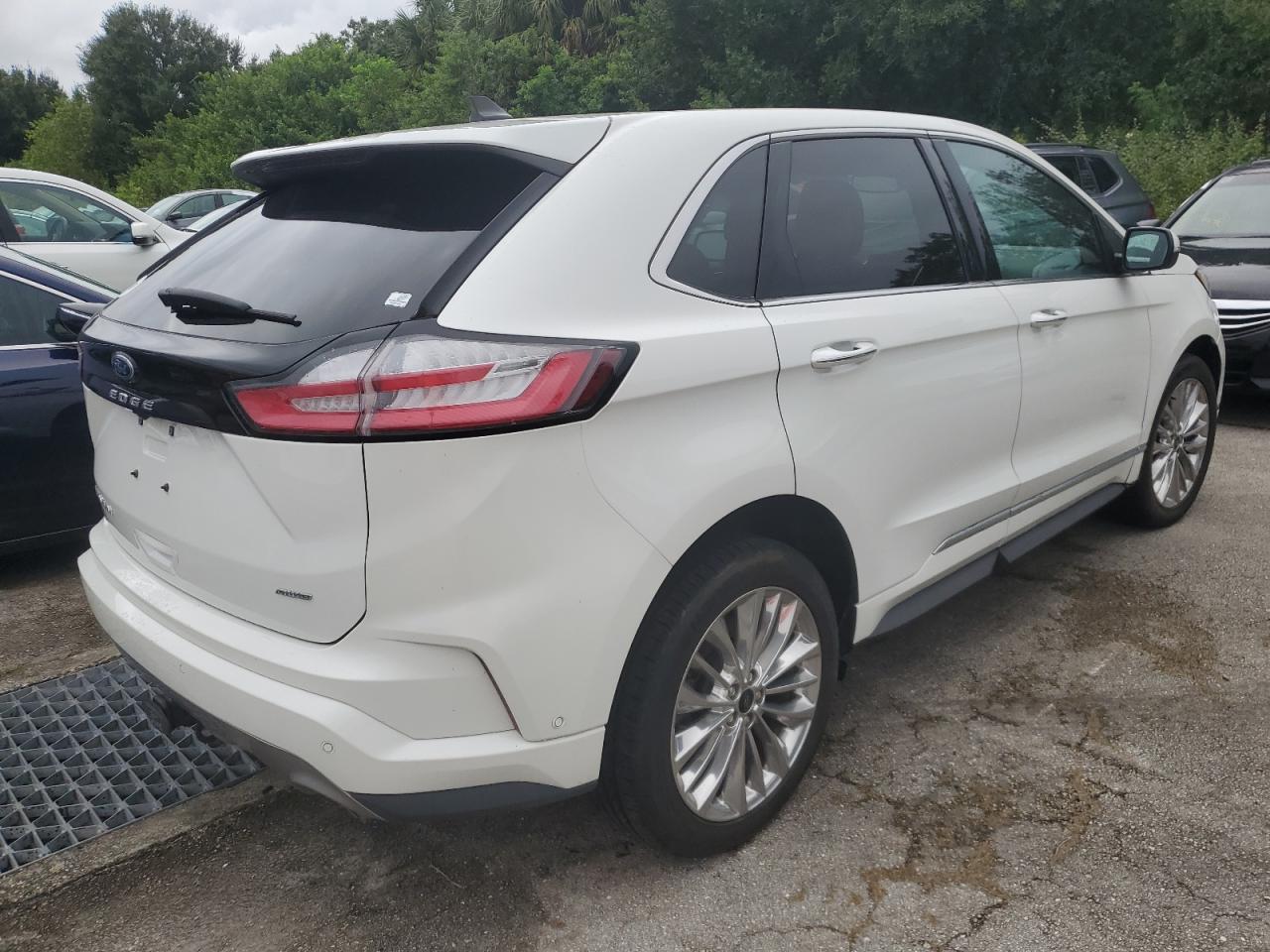 2022 Ford Edge - Image 3